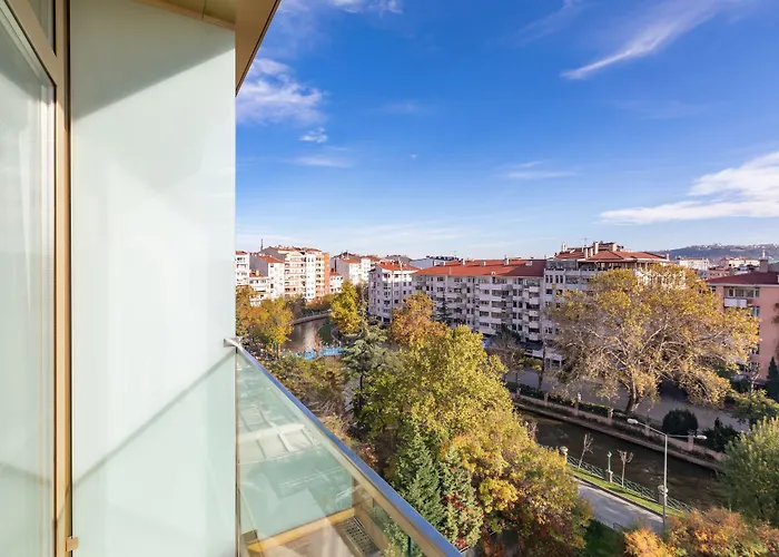 ホテル Sarar Kizilcikli エスキシェヒル